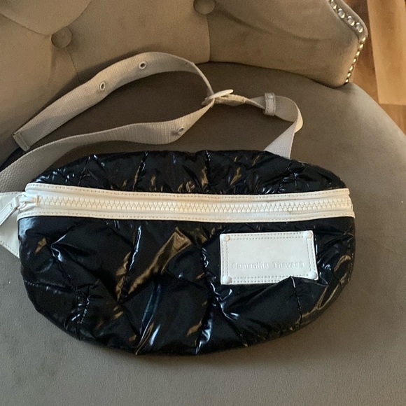 Samantha Thavasa Handbags - Samantha Thavasa Belt Bag